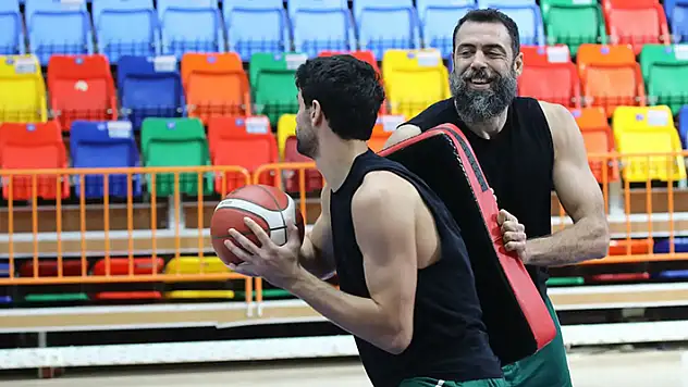 Konyaspor Basket'te neşeli antrenman