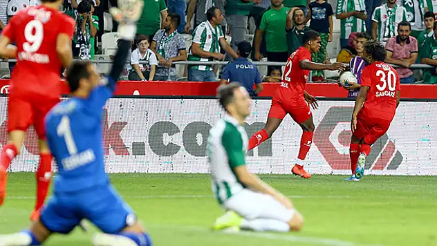 Konyaspor beraberlikte zirvede