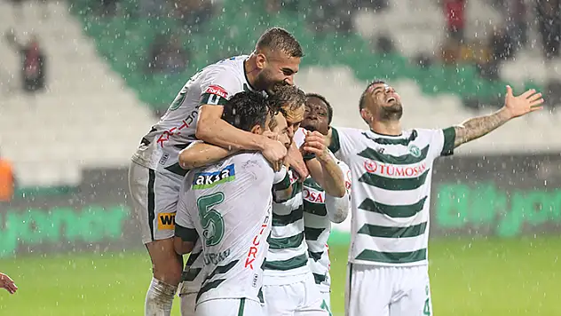 Konyaspor bir sıra yükseldi!
