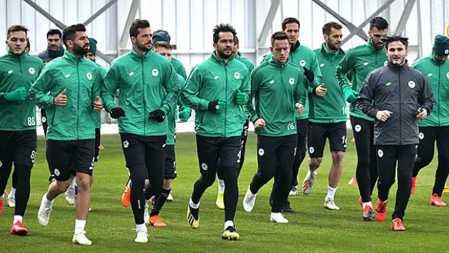 Konyaspor, Bülent Korkmaz'la ilk antrenmanına çıktı