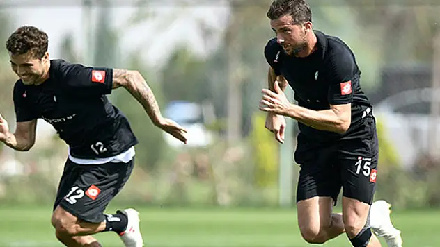 Konyaspor çabukluk çalıştı