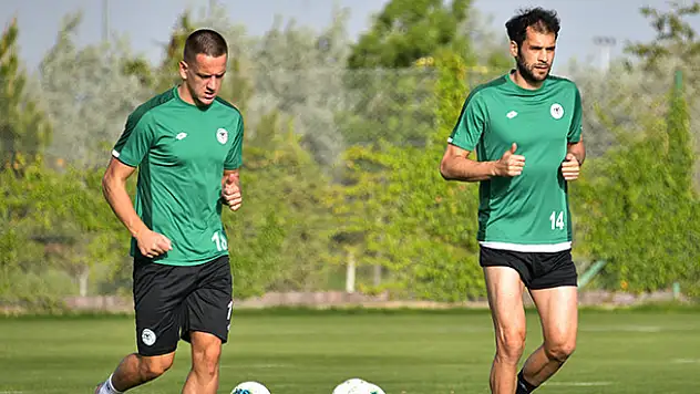 Konyaspor, çalışmalarını akşam idmanıyla sürdürdü