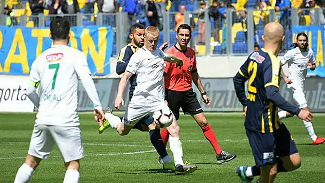 Konyaspor'da 2 futbolcu forma giyemeyecek