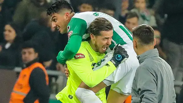 Konyaspor'da 3 isim haftanın 11'ine seçildi
