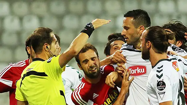 Konyaspor'da 7 futbolcu  ceza aldı!