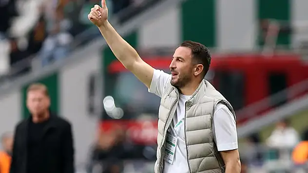 Konyaspor'da Ali Çamdalı ile yollar ayrıldı