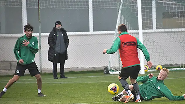 Konyaspor'da Çaykur Rizespor maçı hazırlıkları sürüyor