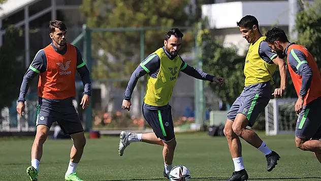 Konyaspor'da Fenerbahçe hazırlığı başladı 