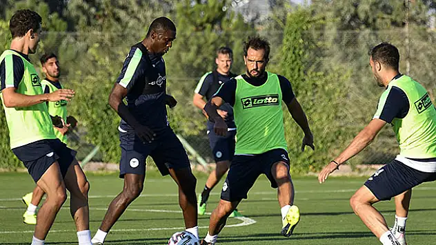 Konyaspor'da forvetler bekleniyor