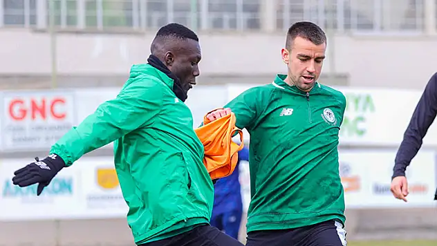 KONYASPOR'DA GÖZLER LİGE ÇEVRİLDİ
