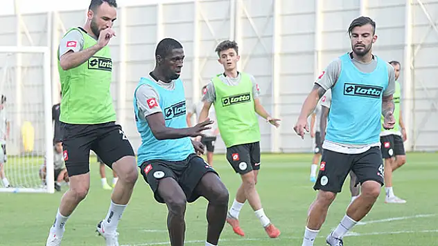 Konyaspor'da gündem forvetler