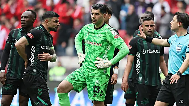 Konyaspor'da hakem tepkisi: Çok anlamsız penaltıydı