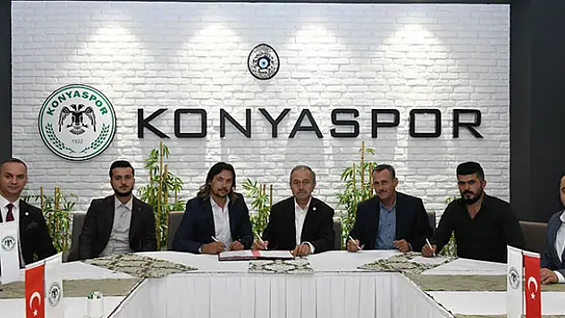 Konyaspor'da imzalar atıldı
