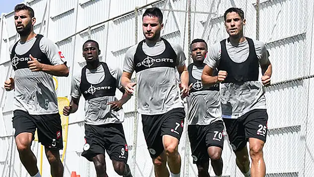 Konyaspor'da oyuncular dayanıklılık koşu testinden geçti