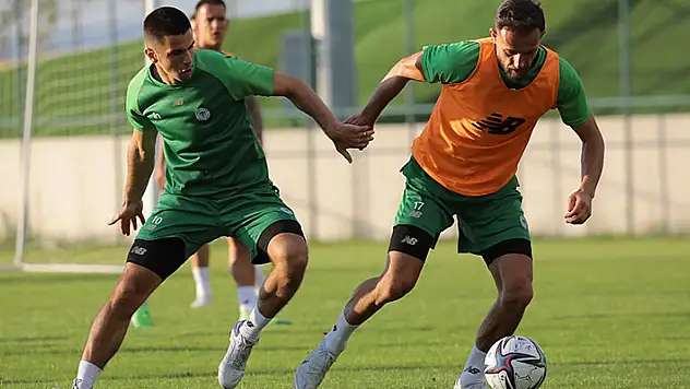 Konyaspor'da rota forvete çevrildi