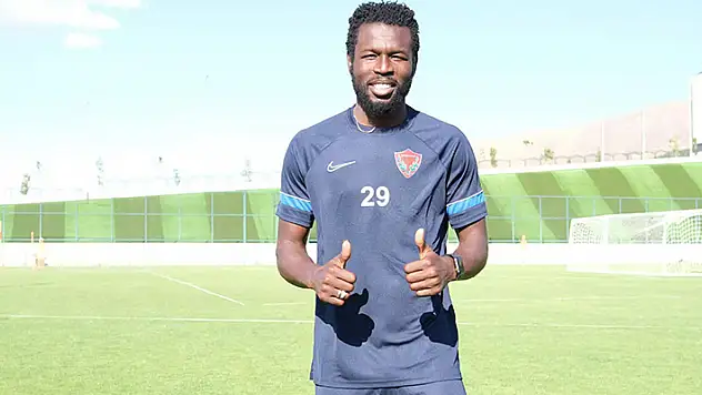 Konyaspor'da yeniden Mame Diouf harekatı

