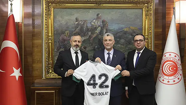 Konyaspor'dan Bakan Bolat'a ziyaret

