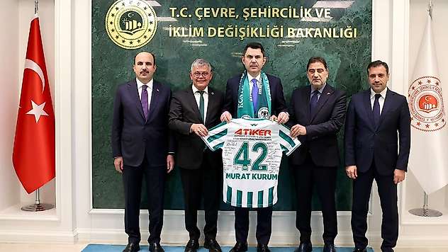 Konyaspor'dan Bakan Kurum'a ziyaret