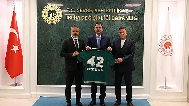 Konyaspor'dan Bakan Kurum'a ziyaret