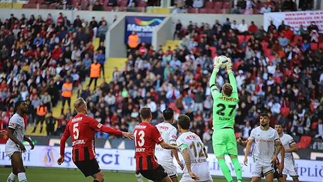 Konyaspor deplasmanda kaleyi kapatamadı