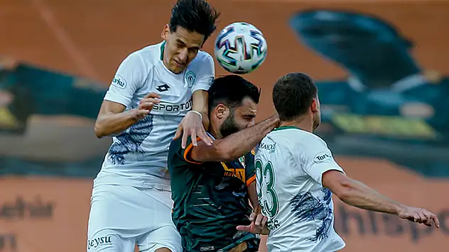 Konyaspor devleri solladı 
