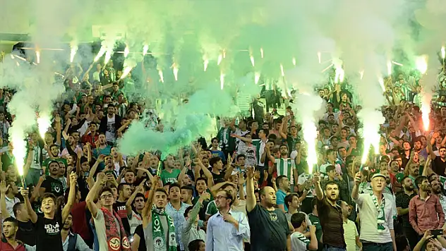 Konyaspor düşme hattından taraftarının desteğiyle uzaklaşmak istiyor

