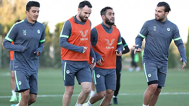 Konyaspor eksik çalışıyor