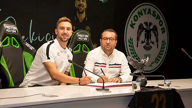 Konyaspor Endri Çekiçi'yi transfer etti