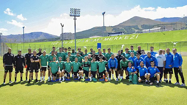 Konyaspor, Erzurum'da ilk idmanını yaptı