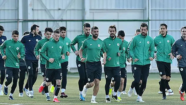 Konyaspor, Fenerbahçe karşısında çıkış arıyor