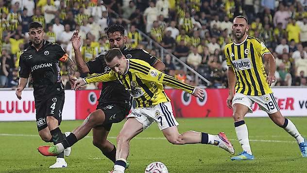 Konyaspor, Fenerbahçe'ye direnemedi