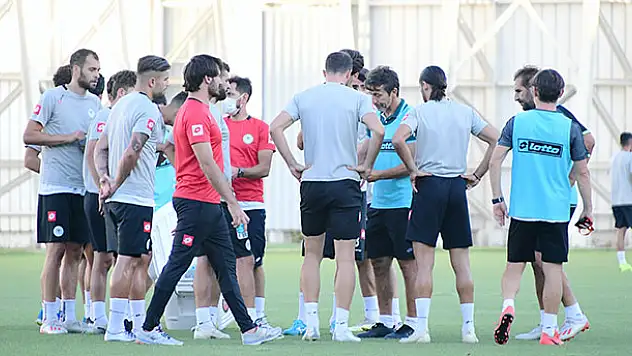 Konyaspor forveti bekliyor