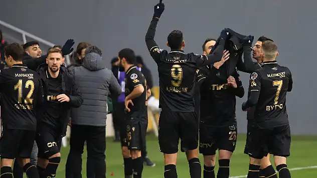 Konyaspor, geçen sezonu geride bıraktı 