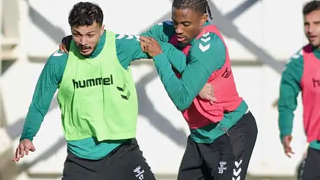 Konyaspor, Gençlerbirliği'ne bileniyor