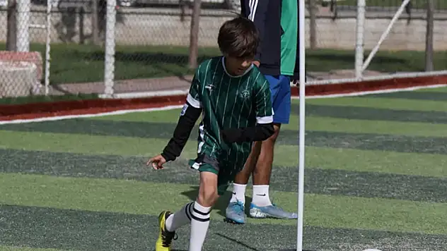 Konyaspor gençlerin yanında