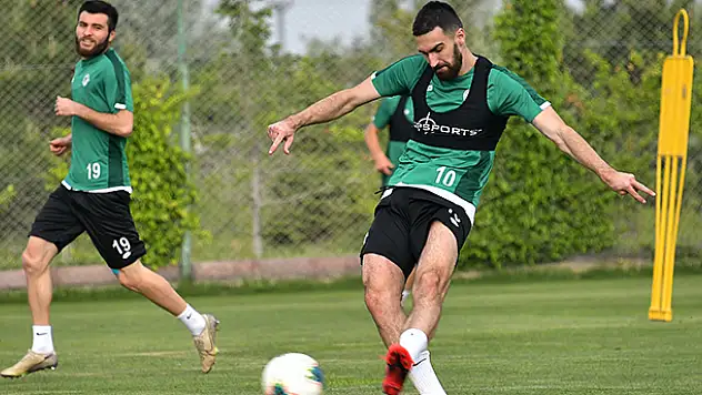 Konyaspor, hazırlıklarına akşam idmanıyla devam etti