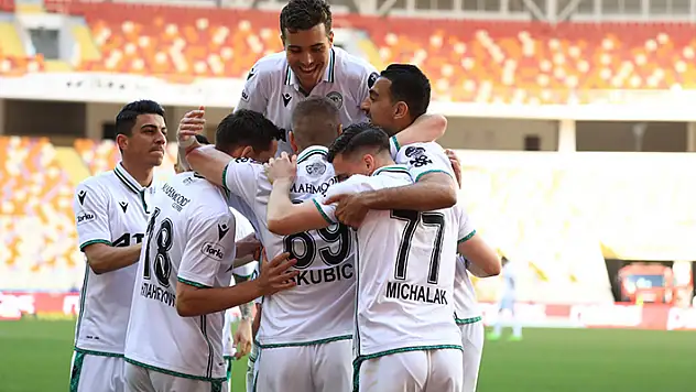 Konyaspor ikincilik takibini sürdürdü 