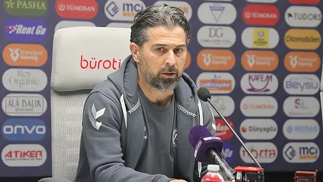 Konyaspor İlhan Palut: 'Adil'in pozisyonunun VAR'dan çağrılması tarihi VAR skandallarından biri'
