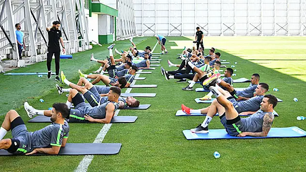 Konyaspor, ilk etap kampını tamamladı