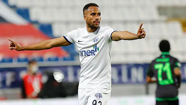 Konyaspor İsveçli golcüyle anlaştı
