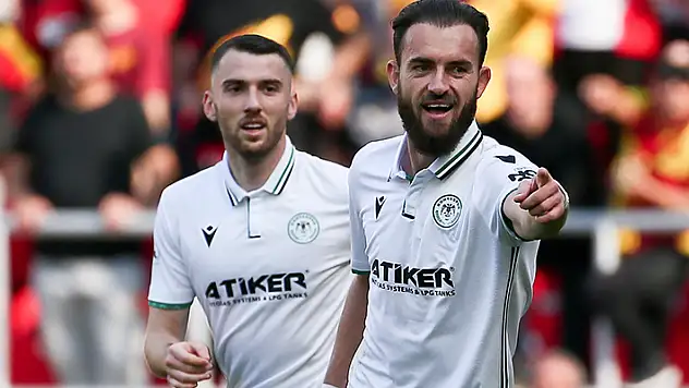 Konyaspor 'Kafa'yı kullandı! 