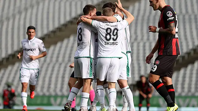 Konyaspor Karagümrük'ü dağıttı