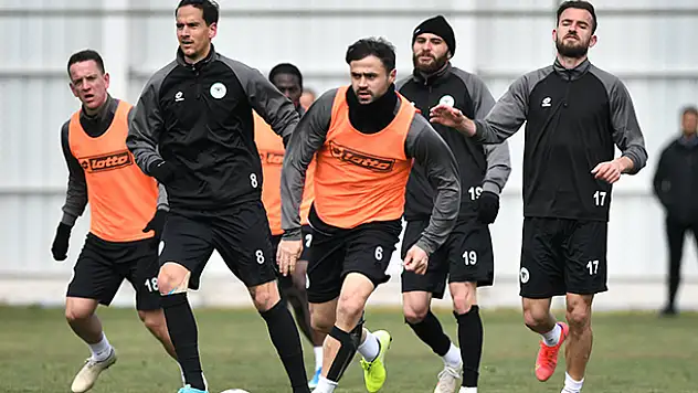 Konyaspor kenetlendi