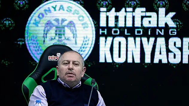 Konyaspor Kulübü Başkanı Hilmi Kulluk: 'Ben mi çıkıp oynayacağım'