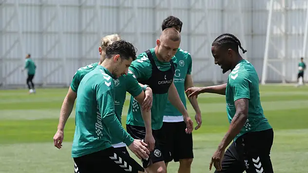 Konyaspor kupa için yola çıkıyor