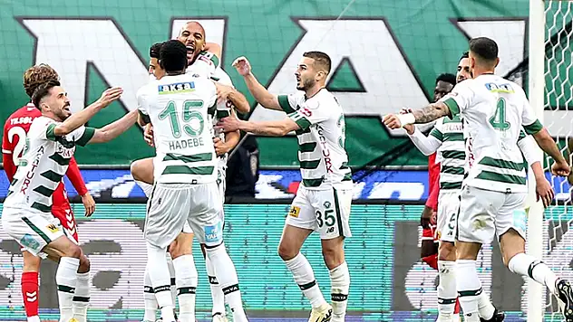 Konyaspor, ligde kalma mücadelesini son maça bırakmak istemiyor
