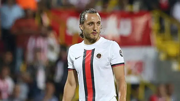 Konyaspor, Metehan'a imzayı attırdı

