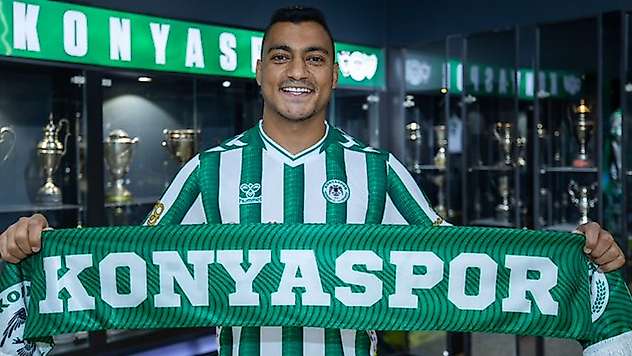 Konyaspor, Mostafa Mohammed'i renklerine bağladı