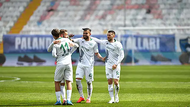 Konyaspor, Palut'la çıkışa geçti