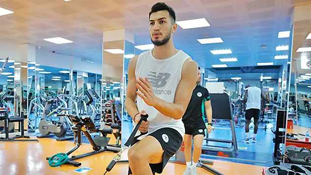 Konyaspor, salonda çalıştı